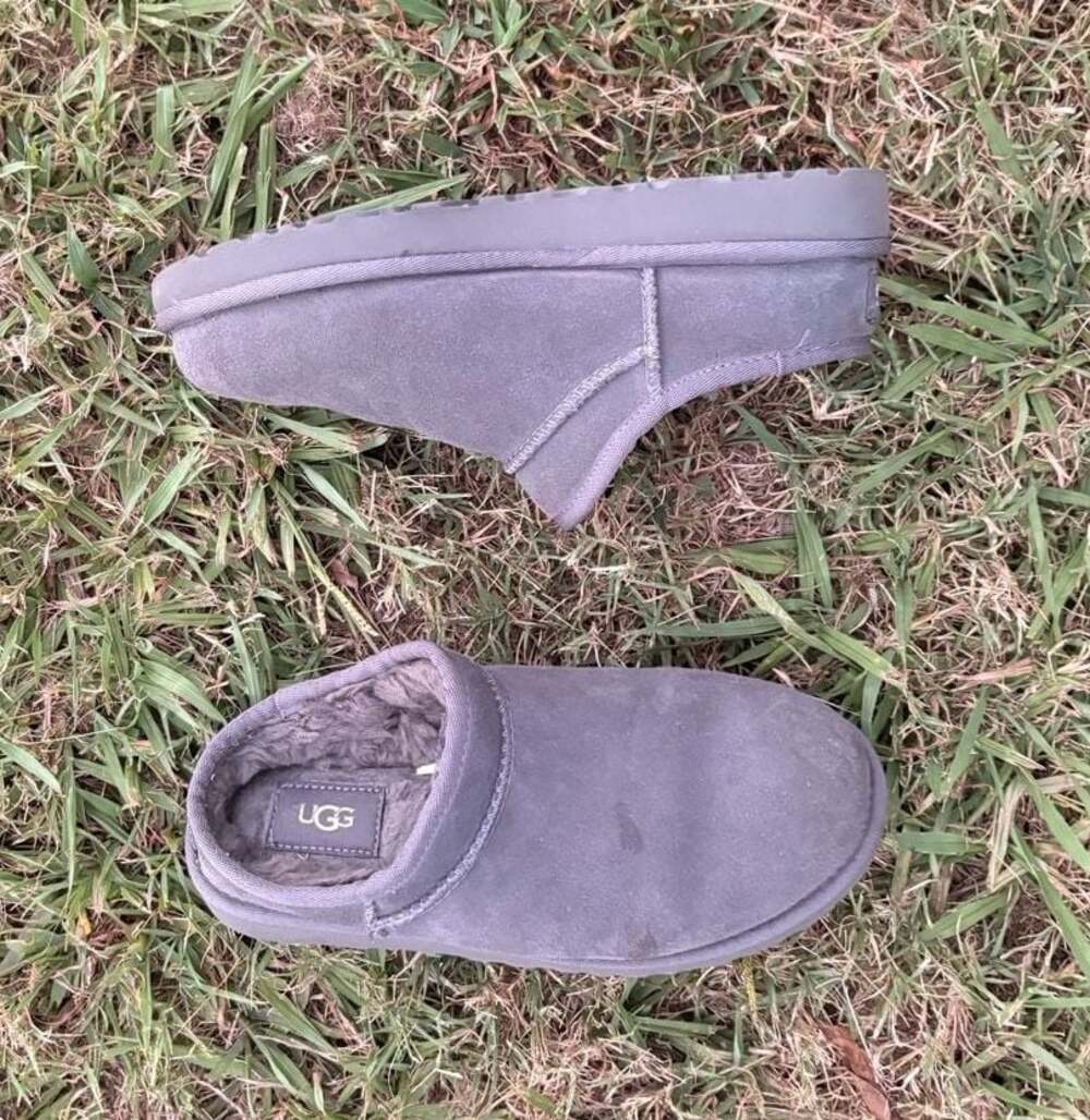UGG Classic Slipper in Grey Suede sz 7